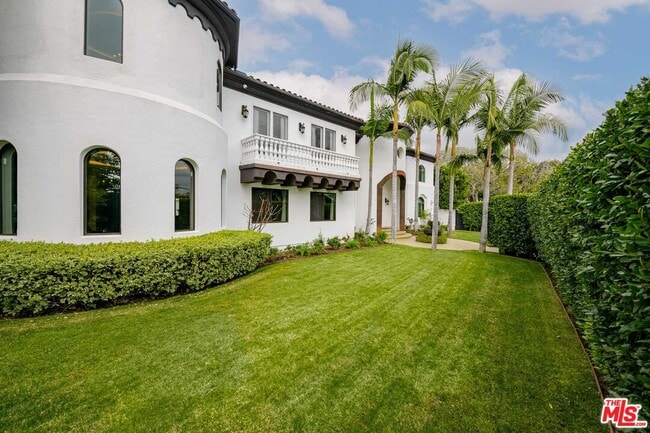 Building Photo - 4705 Los Feliz Blvd