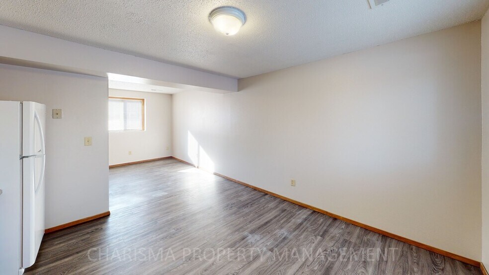 Building Photo - 1504 E Cedar St