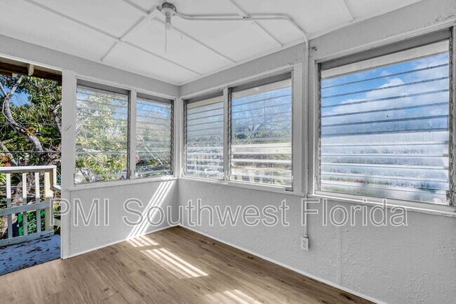 Building Photo - 1016 10th Ave W