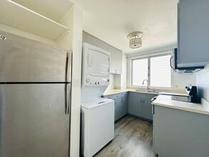 Building Photo - 1 Bedroom, 1 Bathroom, 1 Parking