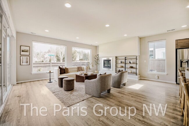 Building Photo - Luxury MainVue Maple Valley Home * UPGRADES * Central A/C * Theater Room * Outdoor Fireplace