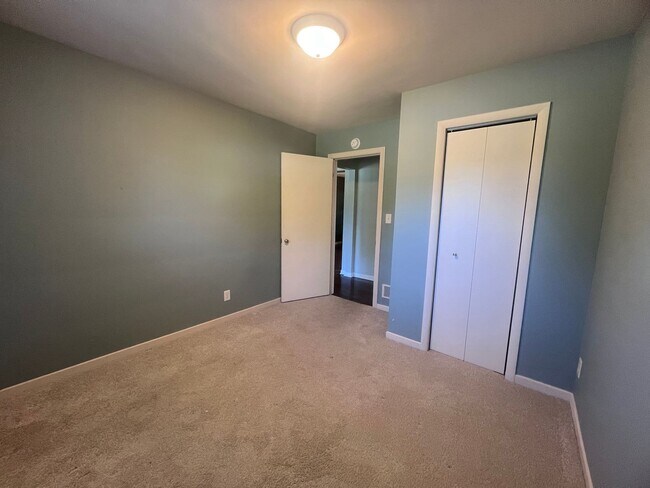 Building Photo - East Grand Rapids Schools! Single Family Home!