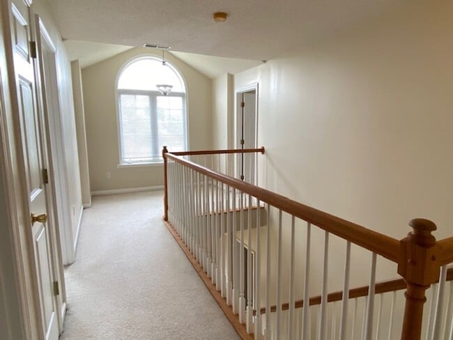 Building Photo - Three Bedroom Executive Home with 2.5 Bath...