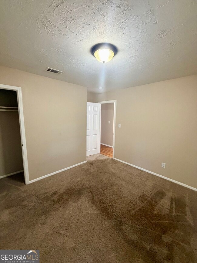Building Photo - 814 Crestwood Terrace