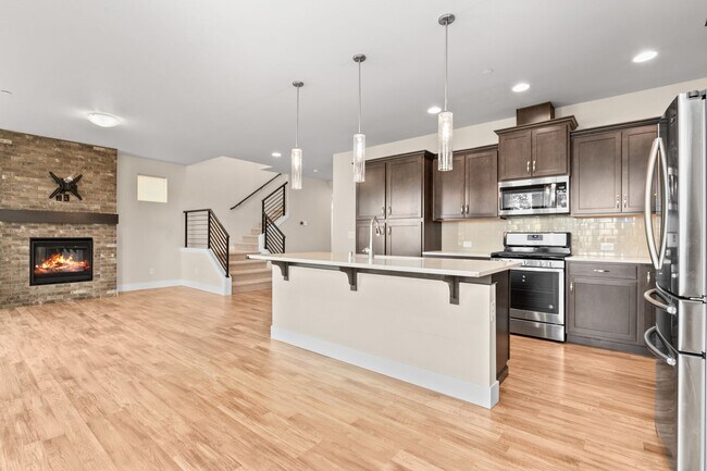 Building Photo - 3Bd/2.5Ba Lynnwood Home