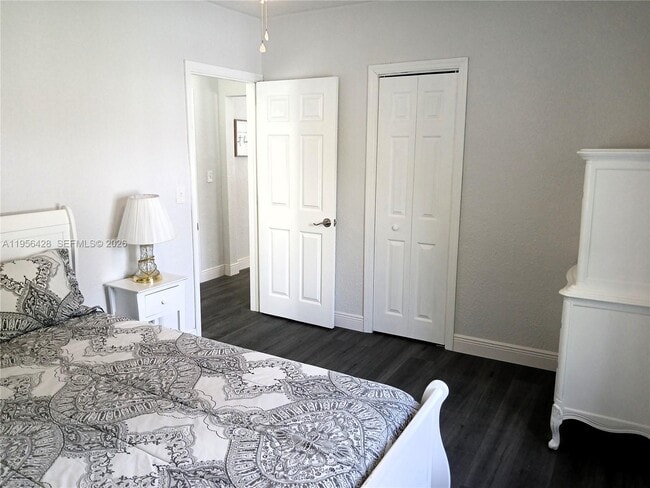 Building Photo - 510 NW 47th St