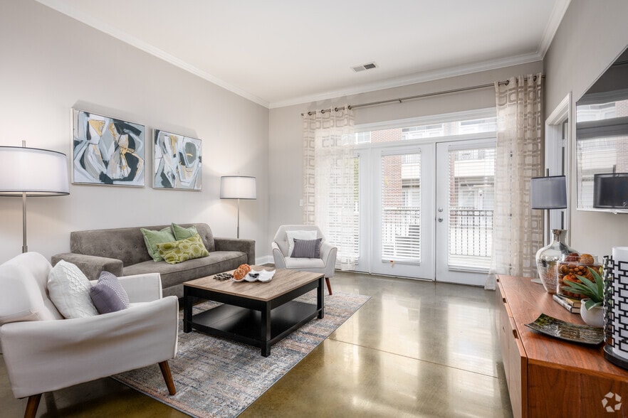 2BR, 2BA - 1044SF - Living Room - Greenway at Fisher Park