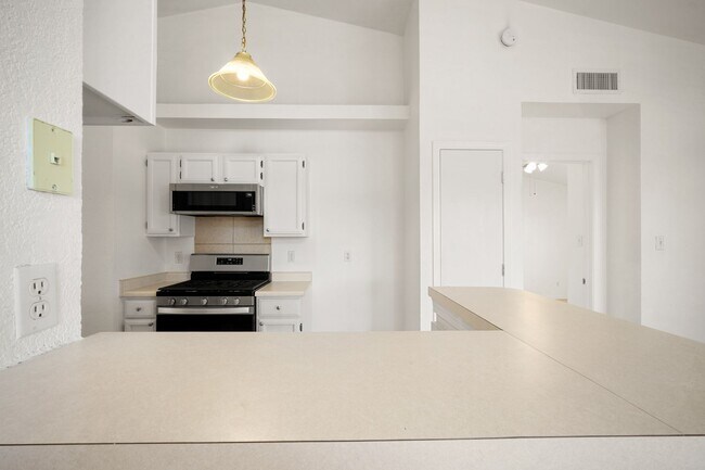 Building Photo - BEAUTIFUL EASTSIDE EL PASO HOME