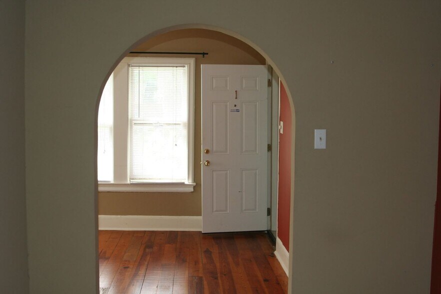 Building Photo - 6127 Goliad Ave