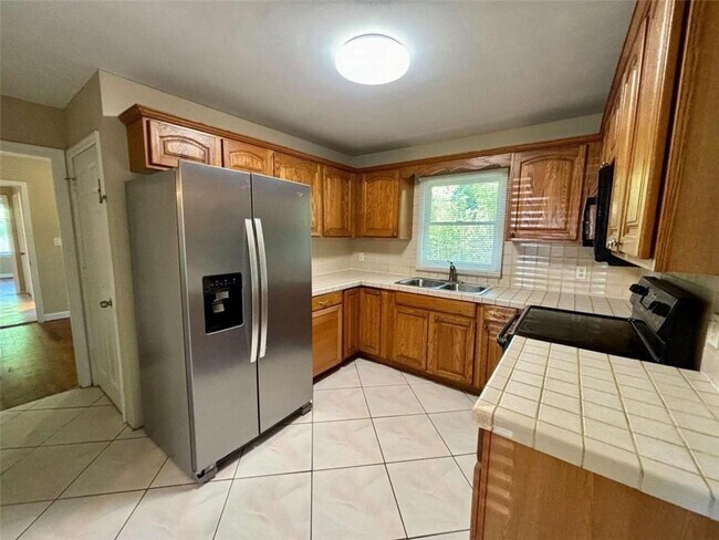 Building Photo - 3129 Nursery Rd SE