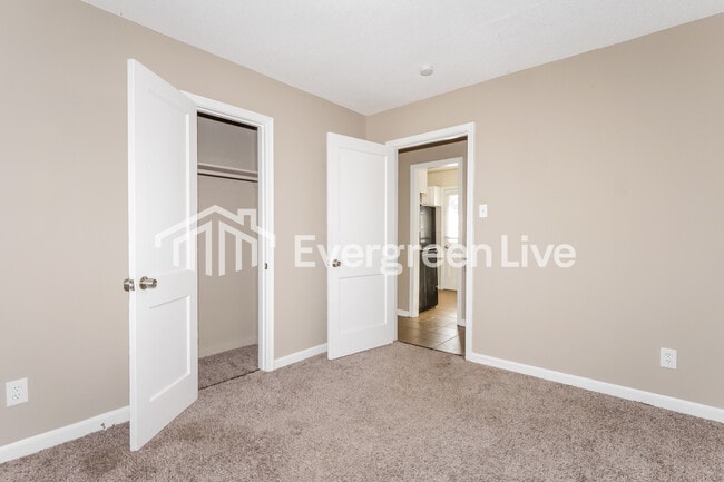 Building Photo - 1597 Michael St