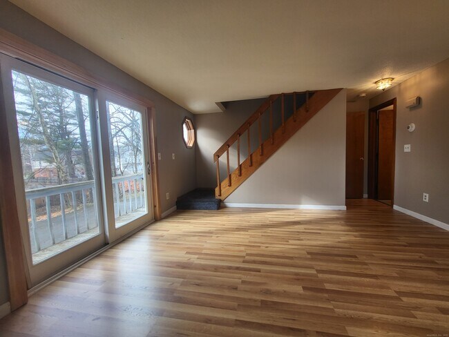 Building Photo - 1730 Farmington Ave