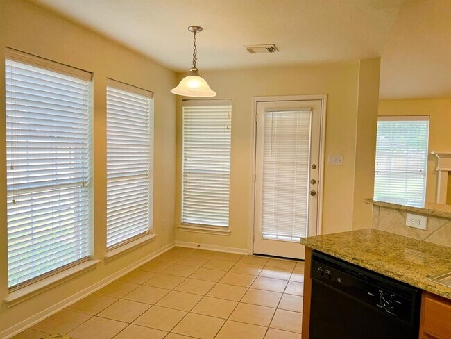 Building Photo - 18018 Timber Crossing Ln