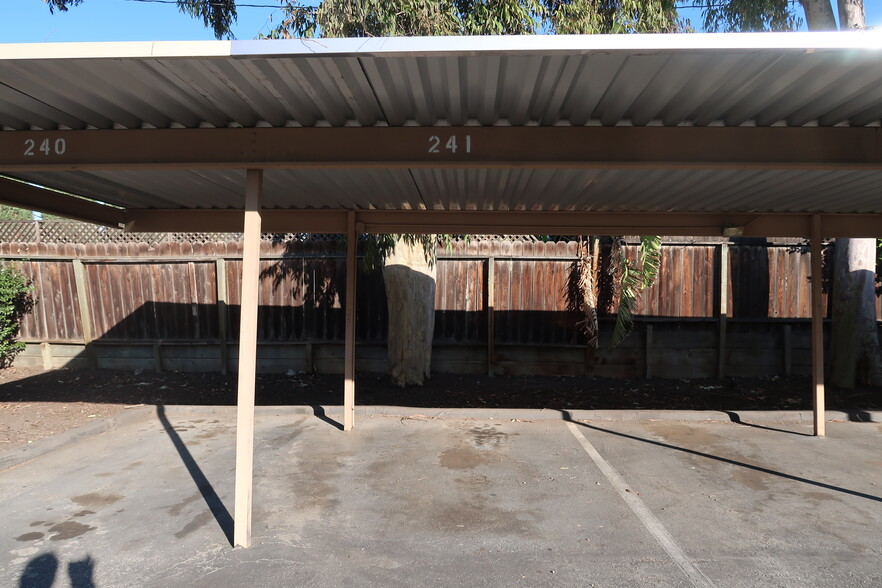 Carport - 440 Dempsey Rd
