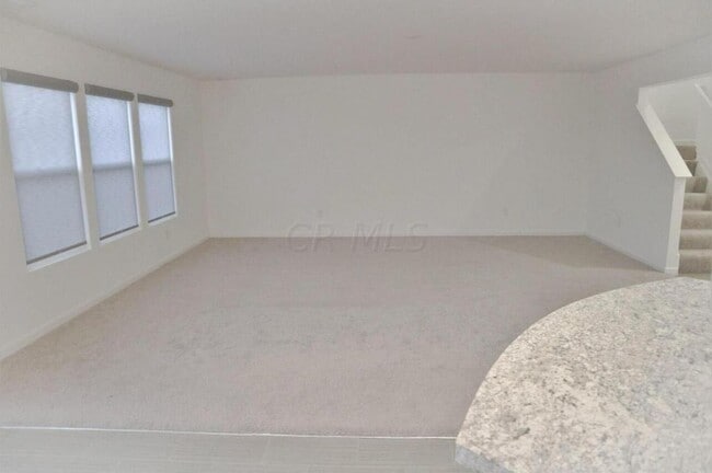 Building Photo - 4978 Crestbrook Dr