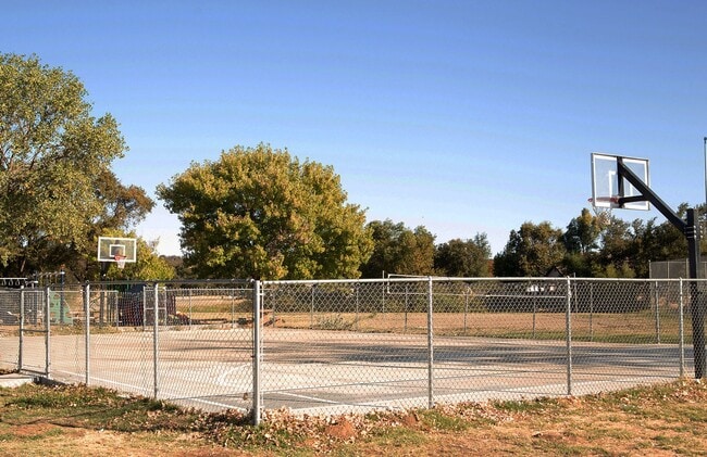 Building Photo - 3 Bedroom home in Lake California