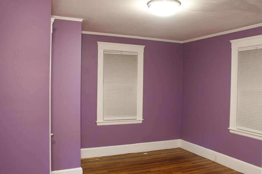 Building Photo - 20 Coolidge Rd