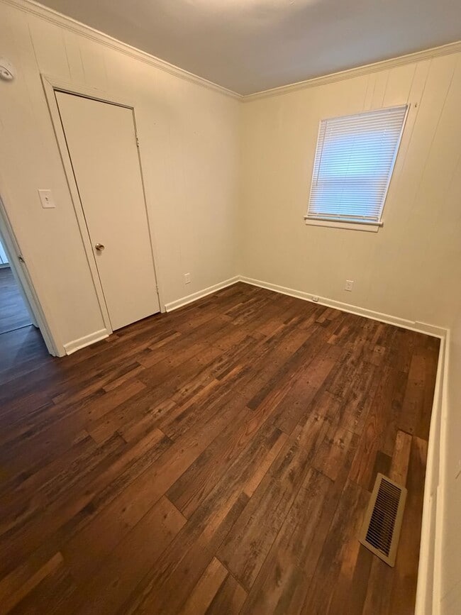 Building Photo - 1810 Laurel St