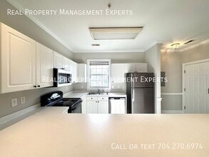 Building Photo - 8969 Meadow Vista Rd