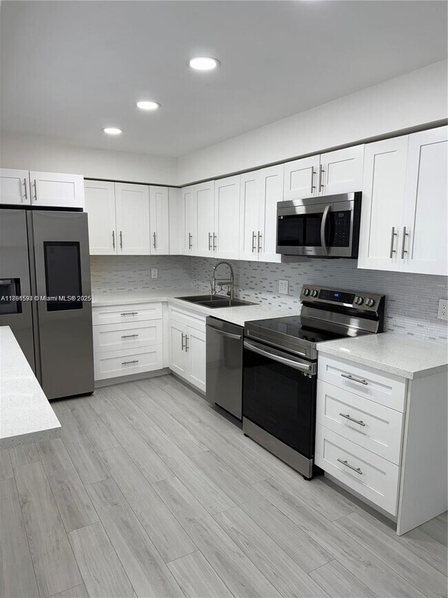 Building Photo - 804 Cypress Blvd