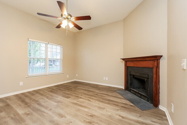 Building Photo - 841 Post Oak Dr