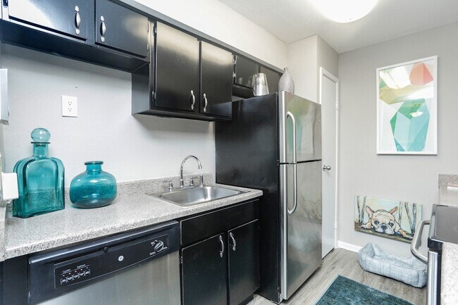 Building Photo - 10250 Lands End Dr