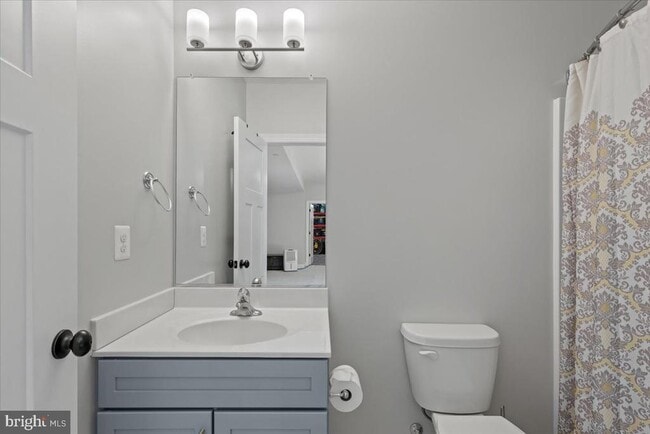 Building Photo - 2061 St Pauls Ct