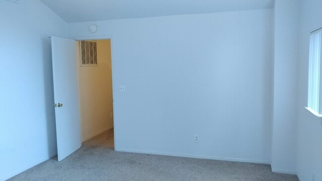 Building Photo - 2 Story home in NE Fresno, Clovis Schools ...