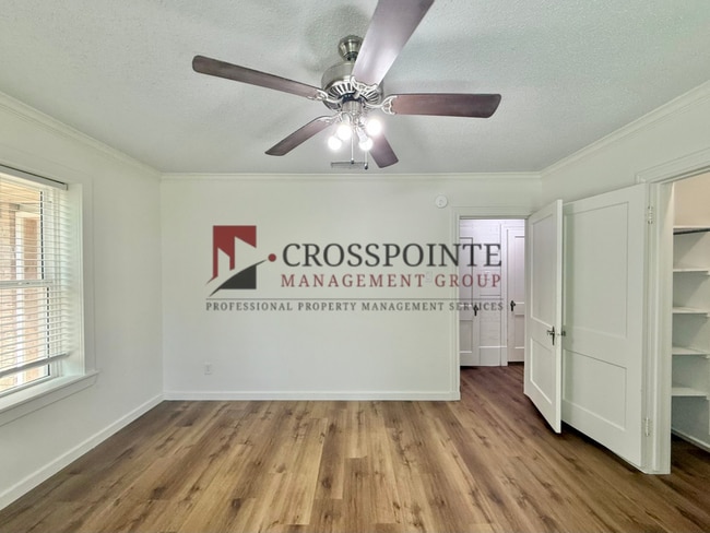 Building Photo - 111 N Gatewood Dr
