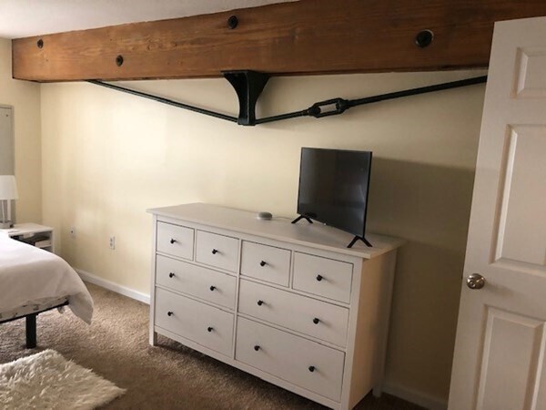 Building Photo - 200 Market St