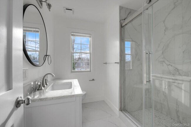 Building Photo - ONE Manhasset Ave