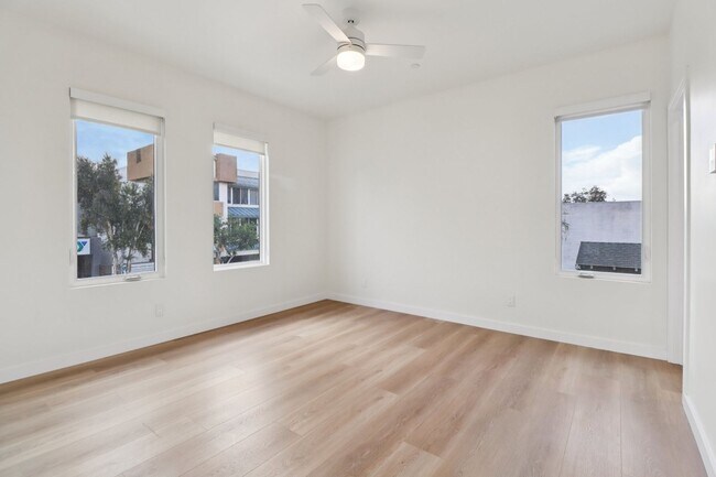 Building Photo - 4456 30th Street - North Parks Elevated Spanish Style Community