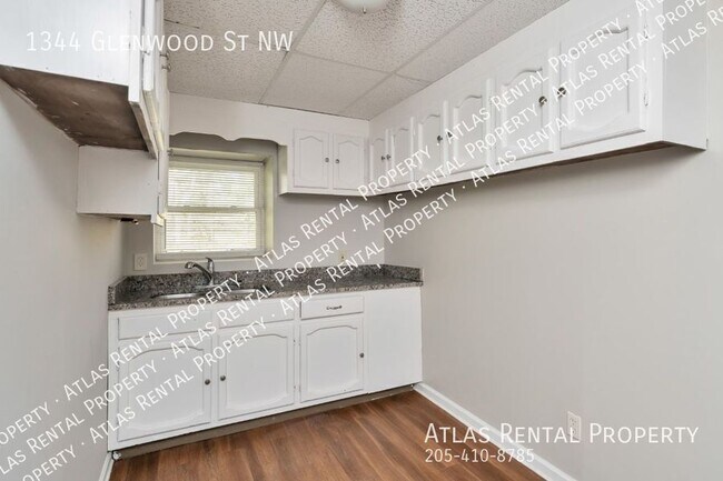Building Photo - 1344 Glenwood St NW