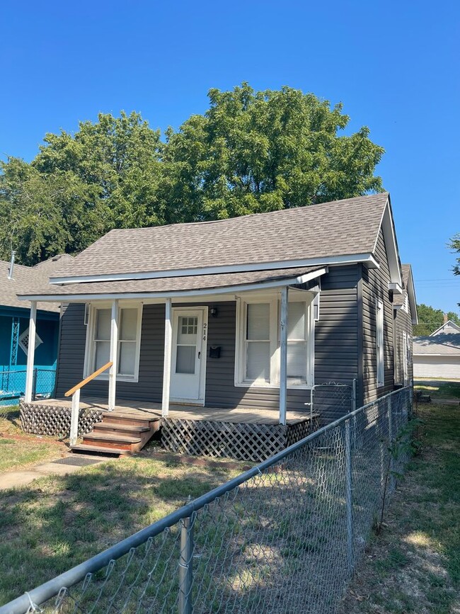 Primary Photo - Very Nice 3BR/1BA Home - Fenced In Yard