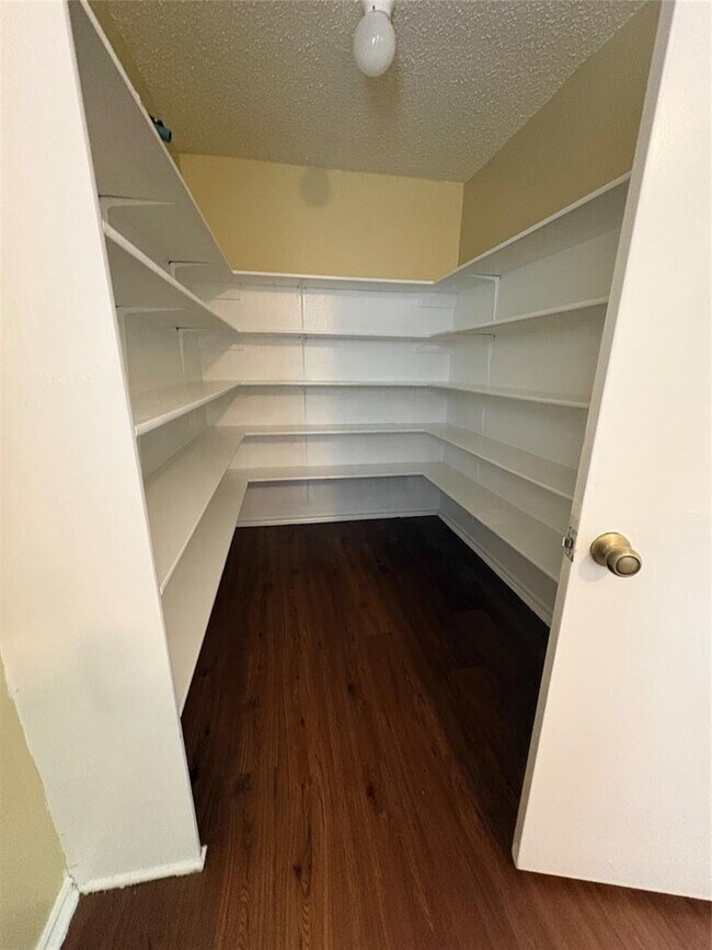 Building Photo - 7908 Rosenberry Dr