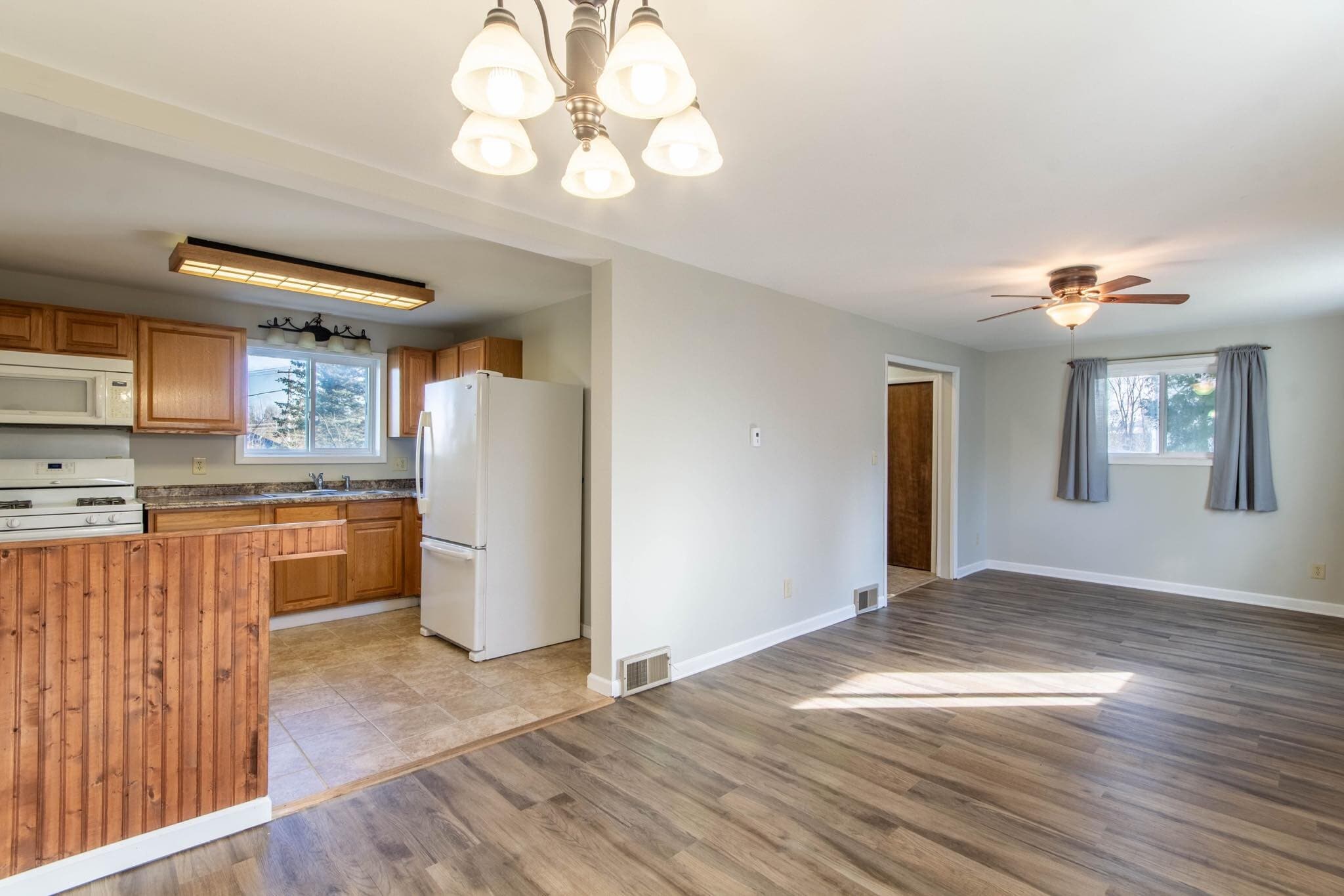 Building Photo - 393 N Colorado Ave