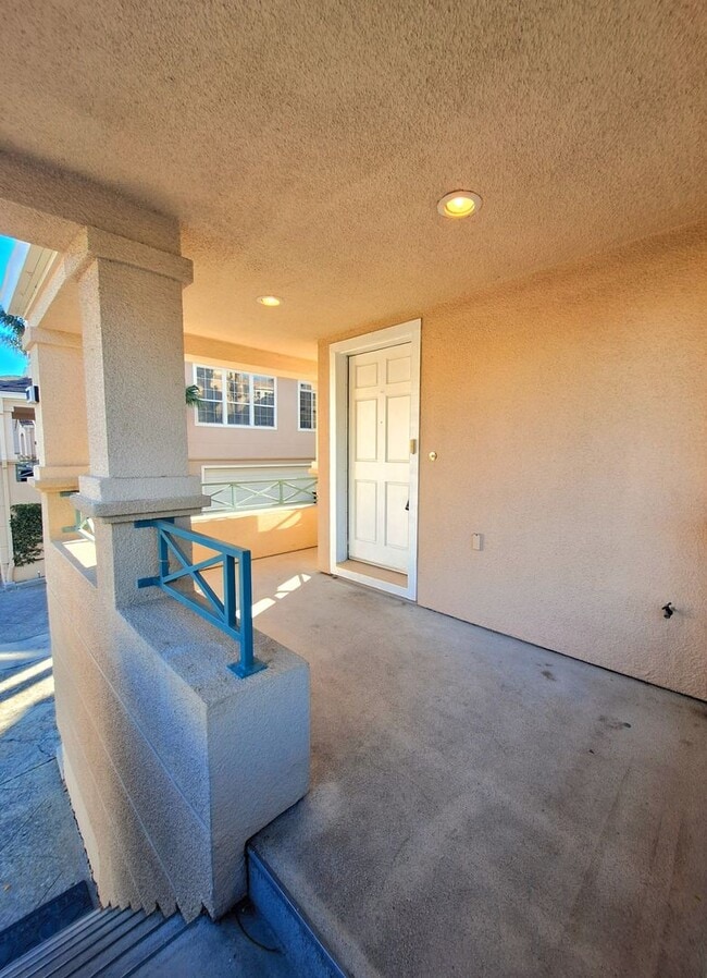 Building Photo - Beautiful 3bd Tri-level Home With Pool, Playground, & More!