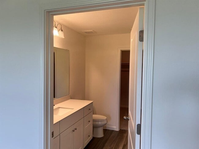 Building Photo - 624 Gemsbok Dr