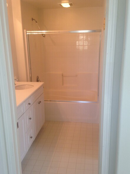 master bath - 38 Cienega