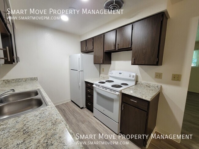 Building Photo - 2565 Targee-