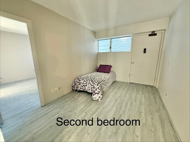 Building Photo - Oahu Surf 2 - 2 bdrm, 2 bath, 1 pkg, Free Water, Sewer, & Electricity