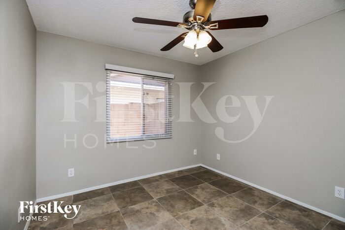 Building Photo - 2331 E Alameda Dr