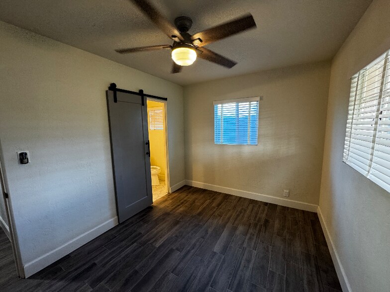 Building Photo - 1620 E Rancho Dr