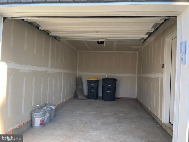 Building Photo - 130 Victor Dr