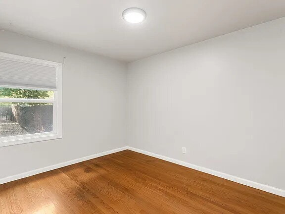 Building Photo - Welcome to this charming 2-bedroom
