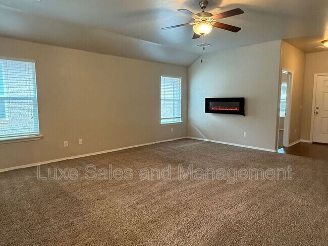 Building Photo - 2408 Alta Vista Ln