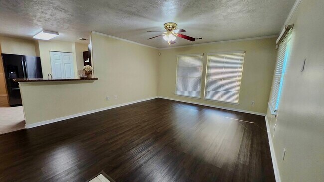 Building Photo - 6630 Bluebottle Ln