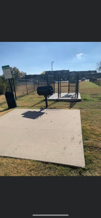 Building Photo - 2824 S Osage Ave