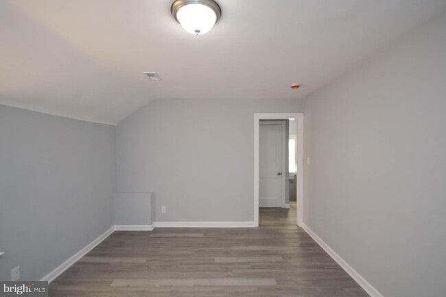 Building Photo - 46670 Midway Dr