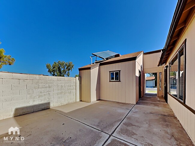 Building Photo - 16024 S Catalina St